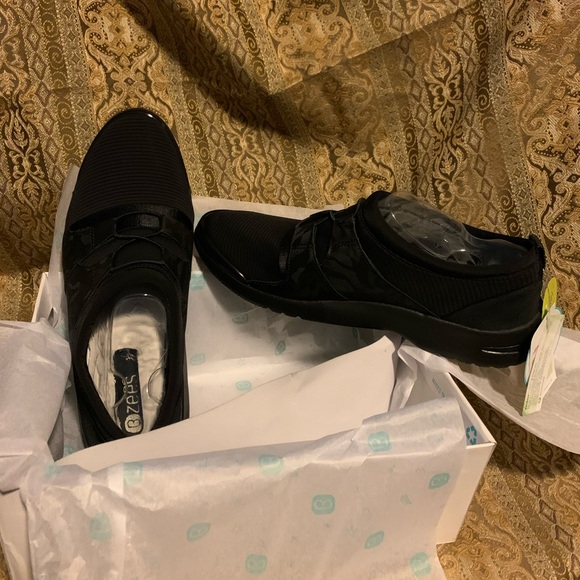 New With Tags BZEES Anytime Black Camo Slip On Cloud Cushion Shoes Size 9.5 M - Picture 9 of 11